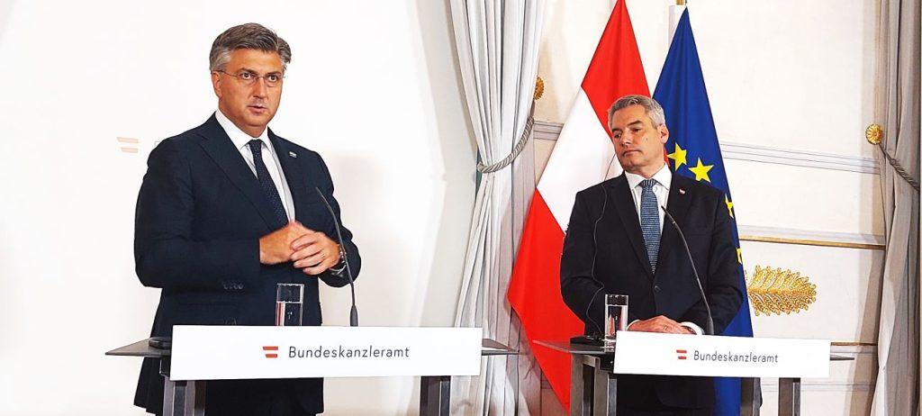 VISOKI STUPANJ SUGLASJA: Plenković u Beču s austrijskim kancelarom o bilaterali, “gorućim” međunarodnim pitanjima i Hrvatima u Austriji VISOKI STUPANJ SUGLASJA: Plenković u Beču s austrijskim kancelarom o bilaterali, “gorućim” međunarodnim pitanjima i Hrvatima u Austriji