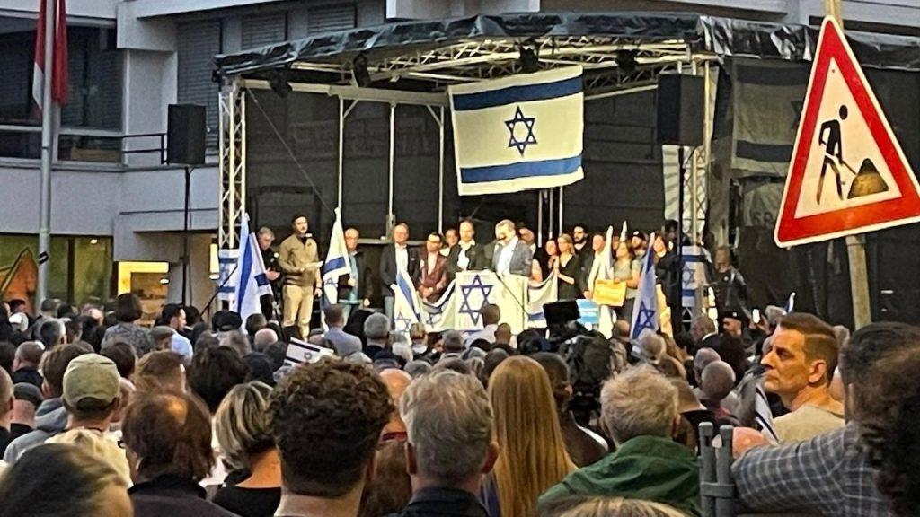 NÜRNBERG: Bavarski premijer Söder na skupu solidarnosti s Izraelom poručio kako „Bavarska čvrsto stoji na strani židovskog naroda i Izraela“