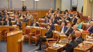 UNATOČ PROSVJEDIMA U PODGORICI: Crna Gora dobila novu vladu koju je predložio mandatar Milojko Spajić