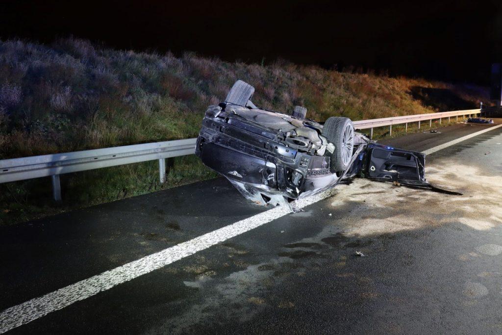 JURIO AUTOCESTOM 260 KM/H: 20-godišnji vozač se Bentleyjem zabio u betonsku ogradu, poginuo 33-godišnji suvozač