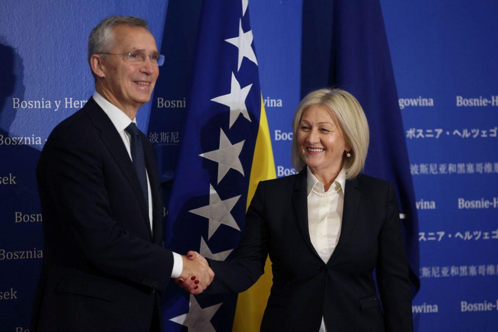 EURACTIV: EU mora početi stvarati vlastitu vojsku i više ulagati u obranu
