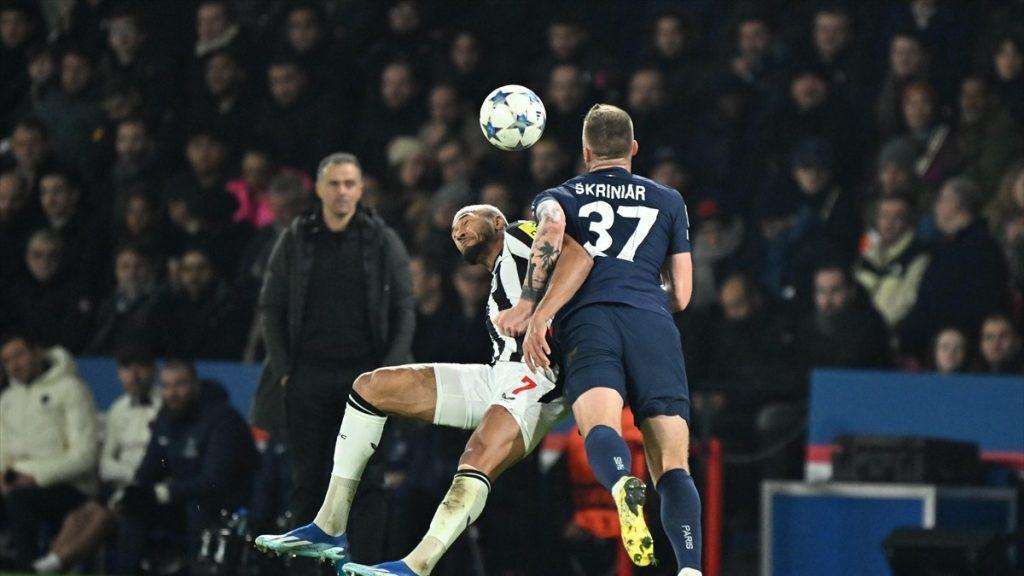 "VAR" SUDAC MAKNUT S DUŽNOSTI: Ogorčenost u Newcastleu zbog kaznenog udarca za PSG