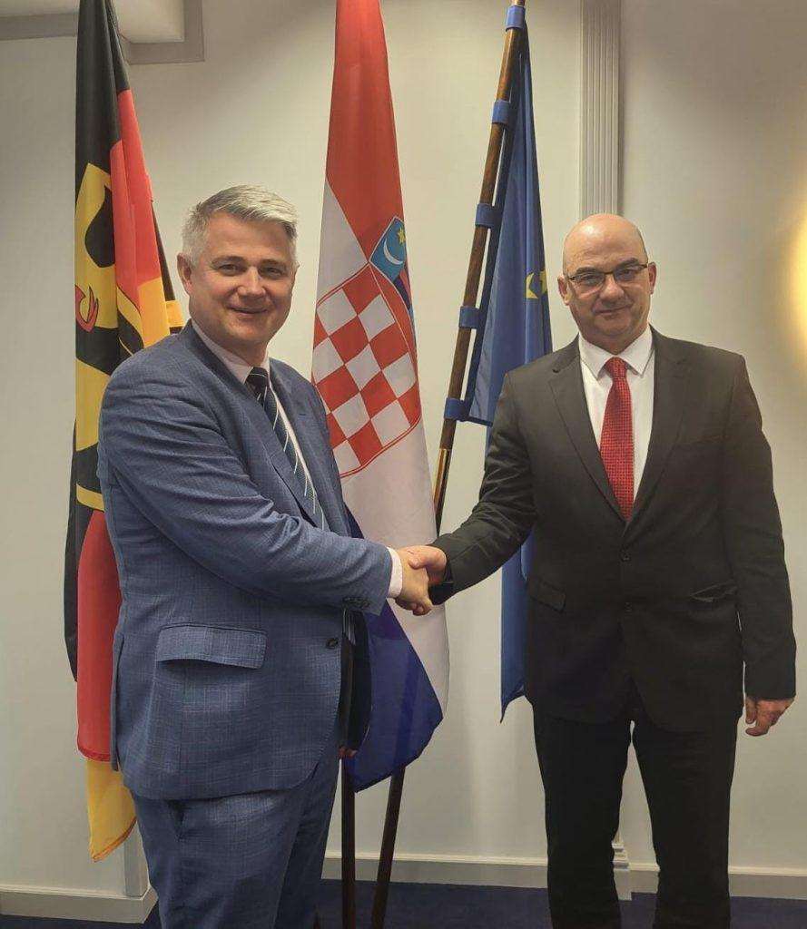 ENERGETSKA POLITIKA: Potvrđena dobra suradnja između Njemačke i Hrvatske u području obnovljivih izvora energije ENERGETSKA POLITIKA: Potvrđena dobra suradnja između Njemačke i Hrvatske u području obnovljivih izvora energije