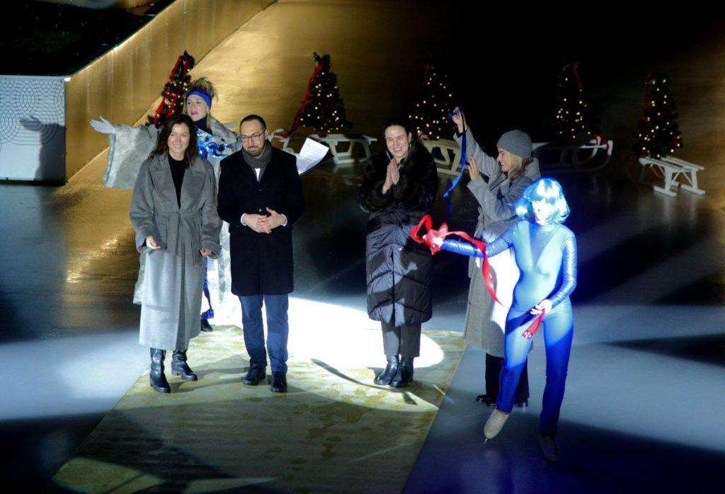 ZAPOČEO ADVENT U ZAGREBU: Upaljena prva adventska svijeća na adventskom vijencu na Manduševcu