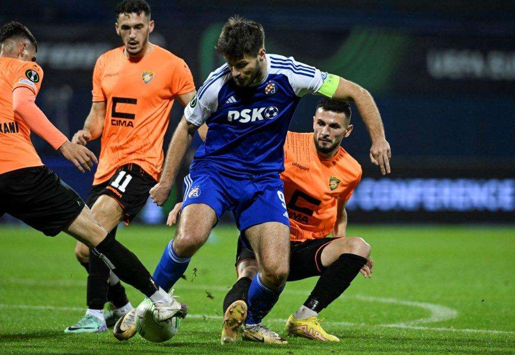 MAT U TRI POTEZA: Dinamo uzvratio Ballkaniji s 3 pogotka postignuta u 7 minuta te tako osigurao proljeće u Europi MAT U TRI POTEZA: Dinamo uzvratio Ballkaniji s 3 pogotka postignuta u 7 minuta te tako osigurao proljeće u Europi