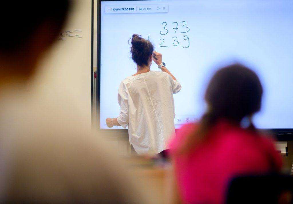 STRUČNJACI POZIVAJU NA HITNE MJERE: Njemački učenici gori nego ikad u čitanju, matematici, prirodnim znanostima... STRUČNJACI POZIVAJU NA HITNE MJERE: Njemački učenici gori nego ikad u čitanju, matematici, prirodnim znanostima...