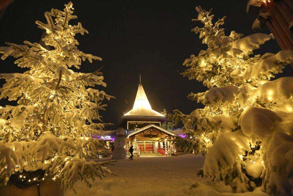 BAJKOVITI GRAD NA SJEVERU EUROPE: Finski Rovaniemi, snježni dom Djeda Božićnjaka godišnje posjeti 500 tisuća turista  