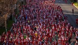 ISTRČALI 4 KILOMETRA: Utrka "Djeda Božićnjaka“ okupila u Madridu nekoliko tisuća sudionika  