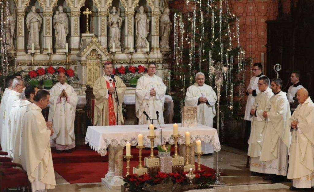 MALA POLNOĆKA U SARAJEVSKOJ KATEDRALI: Isus je svjedok Božje ljubavi prema čovjeku MALA POLNOĆKA U SARAJEVSKOJ KATEDRALI: Isus je svjedok Božje ljubavi prema čovjeku