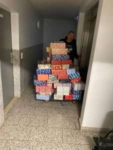 BOŽIĆNA ČAROLIJA U MÜNCHENU: Prikupljeno 1.850 “slatkih paketića” koji su poslani u Hrvatsku i srednju Bosnu