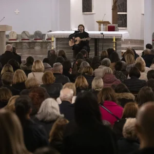 HUMANITARNI KONCERTI: Stijepo Gleđ Markos dojmljivim nastupima oduševio Hrvate u Austriji