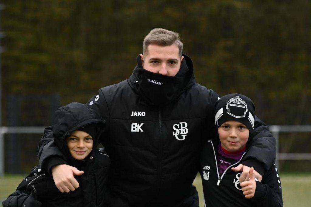 MOMČAD TRENERA KALAICE BILJEŽI USPJEHE: E-Jugend sastav SG Bruchköbel u dva tjedna osvojio dva jaka turnira MOMČAD TRENERA KALAICE BILJEŽI USPJEHE: E-Jugend sastav SG Bruchköbel u dva tjedna osvojio dva jaka turnira