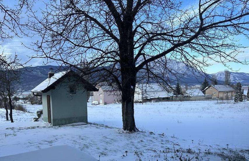 ZIMSKI UVJETI U HRVATSKOJ: Hladno s olujnom burom u priobalju, mjestimična kiša na jugu zemlje