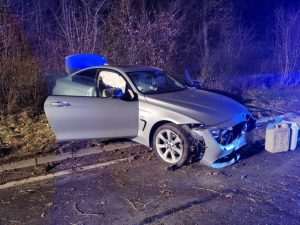 (FOTO) STUTTGART/FEUERBACH: 20-godišnja Hrvatica prebrzo vozila BMW i skrivila prometnu nesreću, zadobila je lakše tjelesne ozljede