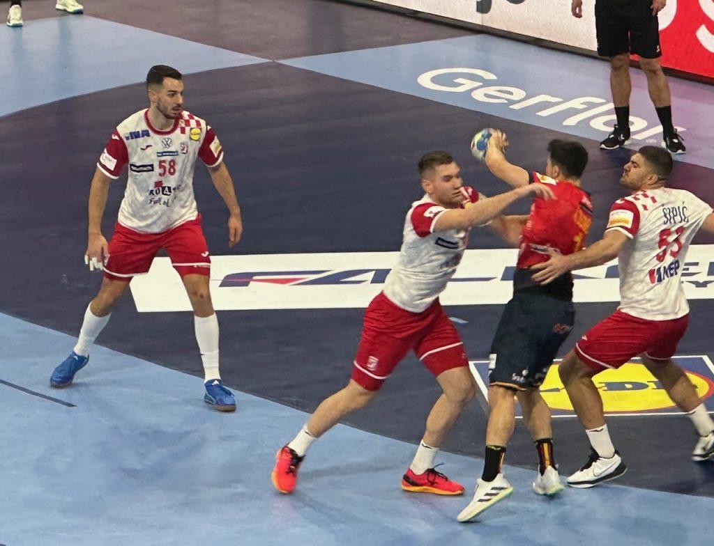 (FOTO) RAPSODIJA U MANNHEIMU: Razigrana Hrvatska pregazila Španjolsku uz bučnu podršku hrvatskih navijača