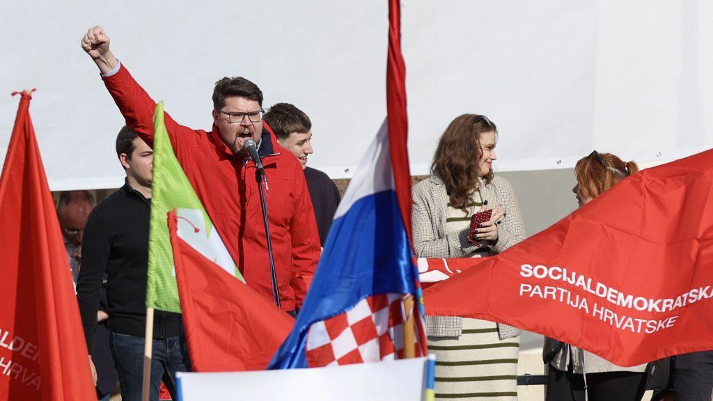 PLENKOVIĆ O „SKUPU RADIKALNE LJEVICE U ZAGREBU“: Na Trgu sv. Marka bio je proruski prosvjed, oni su bili za Putina a ne za Ukrajinu PLENKOVIĆ O „SKUPU RADIKALNE LJEVICE U ZAGREBU“: Na Trgu sv. Marka bio je proruski prosvjed, oni su bili za Putina a ne za Ukrajinu