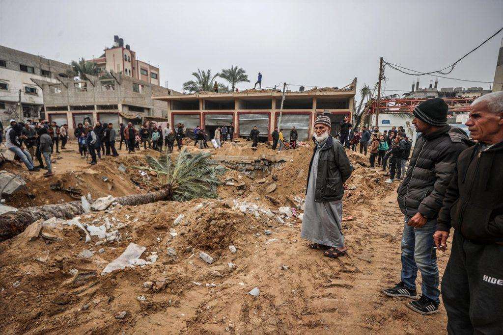 JERUZALEM: Netanjahu naredio pripremu plana za kopnenu ofenzivu u Rafi i eliminaciju tamošnje 4 bojne Hamasa JERUZALEM: Netanjahu naredio pripremu plana za kopnenu ofenzivu u Rafi i eliminaciju tamošnje 4 bojne Hamasa