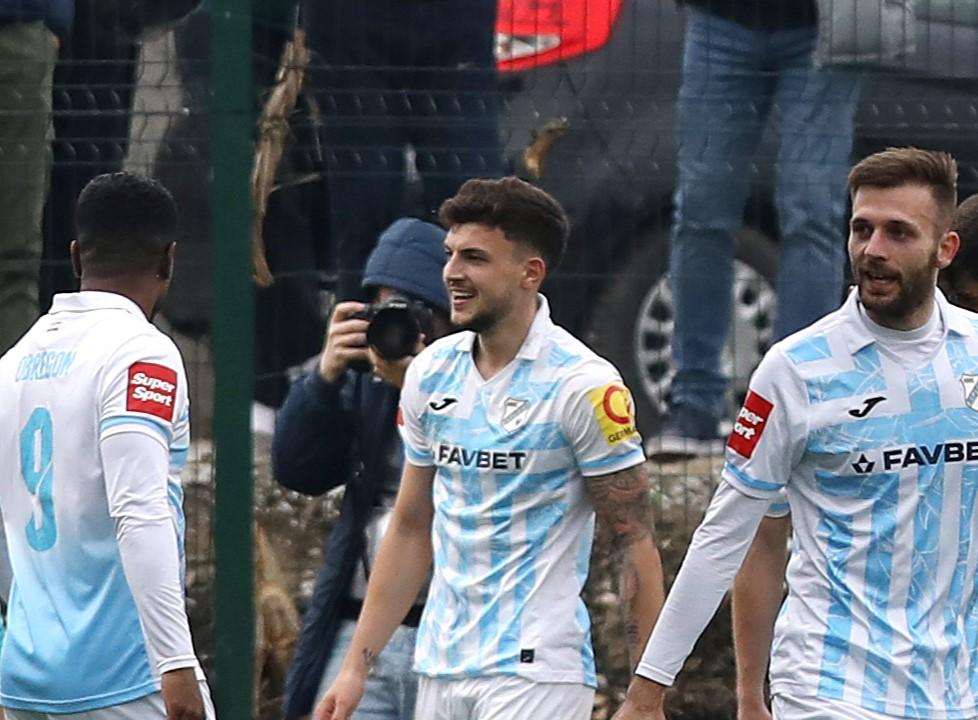 RJEKA IZBORILA POLUFINALE KUPA: Fenomenalan pogodak Nike Galešića iz slobodnog udarca RJEKA IZBORILA POLUFINALE KUPA: Fenomenalan pogodak Nike Galešića iz slobodnog udarca