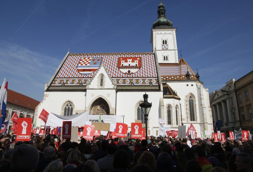 IZJAVE PEĐE GRBINA I OSTALIH VOĐA LIJEVE OPORBE: Hrvatska može biti bolja; Dosta je korupcije, AP odlazi IZJAVE PEĐE GRBINA I OSTALIH VOĐA LIJEVE OPORBE: Hrvatska može biti bolja; Dosta je korupcije, AP odlazi