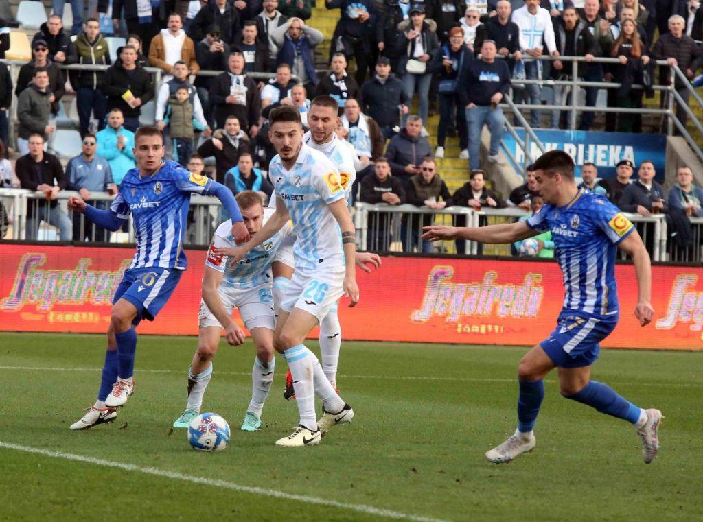 HNL: Rijeka u petoj pobjedi u nizu s 4:0 deklasirala Lokomotivu HNL: Rijeka u petoj pobjedi u nizu s 4:0 deklasirala Lokomotivu