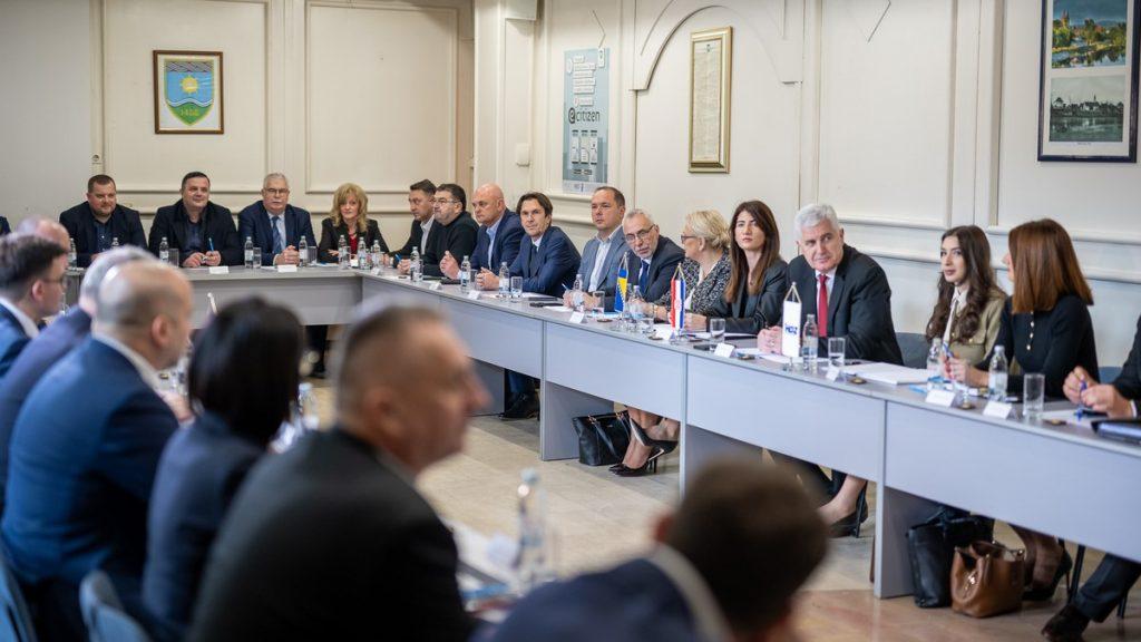 ČOVIĆ PORUČIO IZ ŽEPČA: Veliko hvala onim koji razumiju BiH, a to je Vlada RH