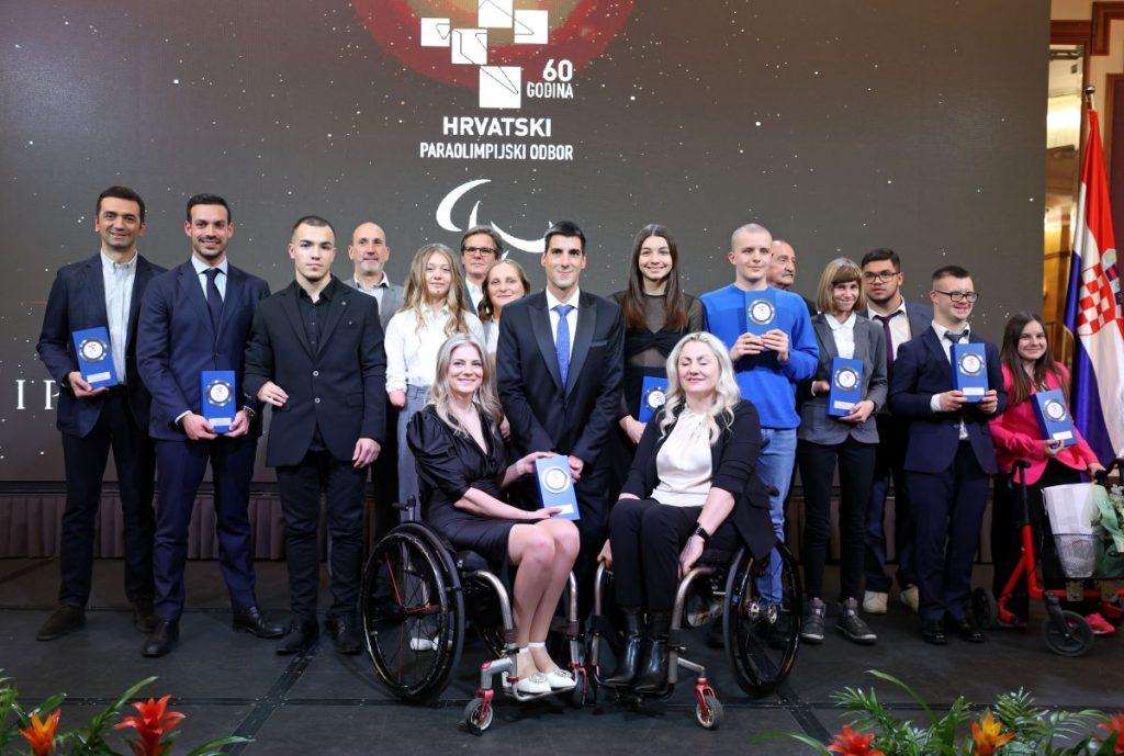NAJBOLJI SU: Dino Sinovčić i Emma Mečić najbolji parasportaši u 2023. godini NAJBOLJI SU: Dino Sinovčić i Emma Mečić najbolji parasportaši u 2023. godini