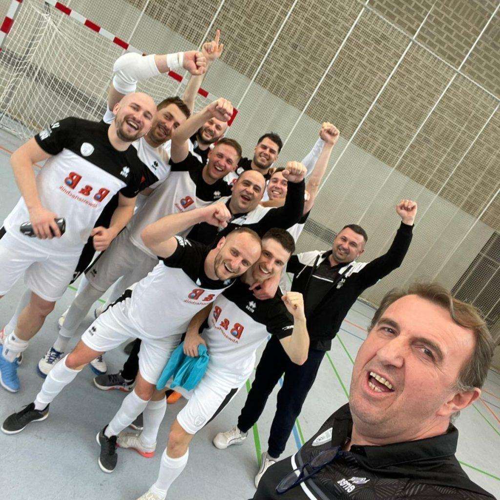 MÜNCHEN: Pobjedom od 8:2 u Darmstadtu momčad Beton Boysa iz Münchena osigurala nastup u doigravanju za prvu futsal Bundesligu Momčad Beton Boysa / Foto: Fenix (SIM)