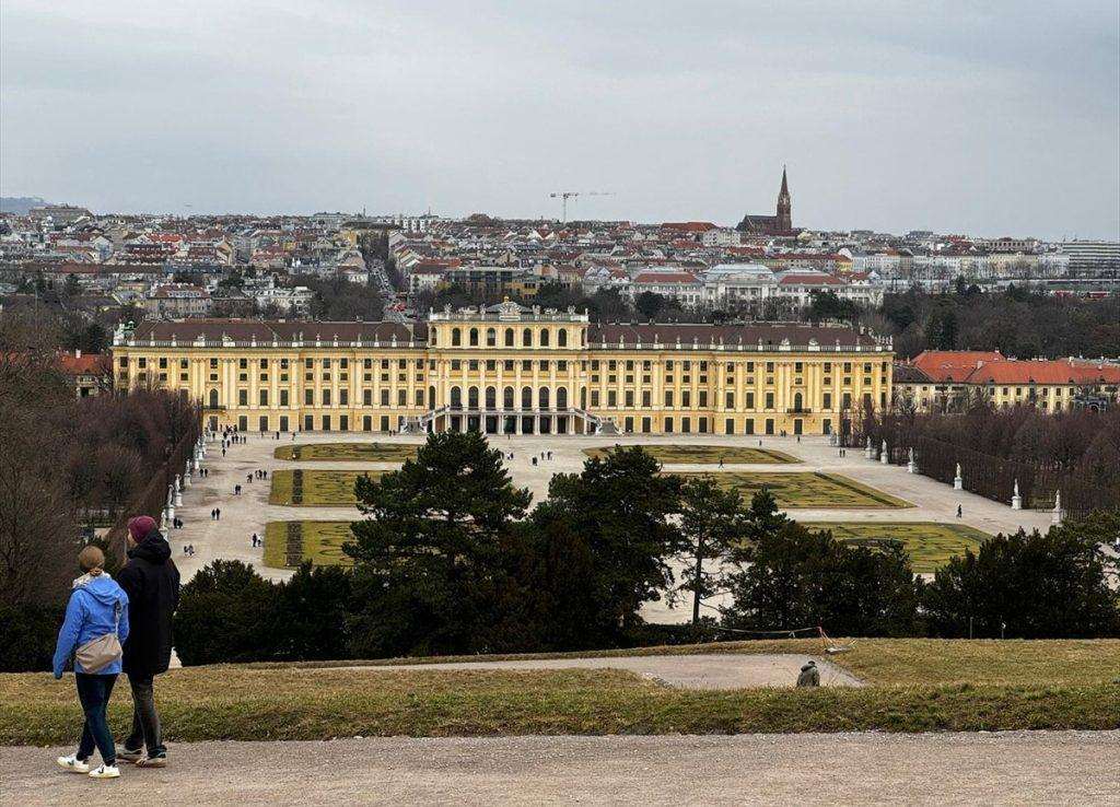 BEČKI DVORAC SCHONBRUNN: Predstavljamo jednu od najimpresivnih baroknih građevina u Europi Dvorac Schonbrunn, ljetna palača Habsburške dinastije / Foto: Anadolu