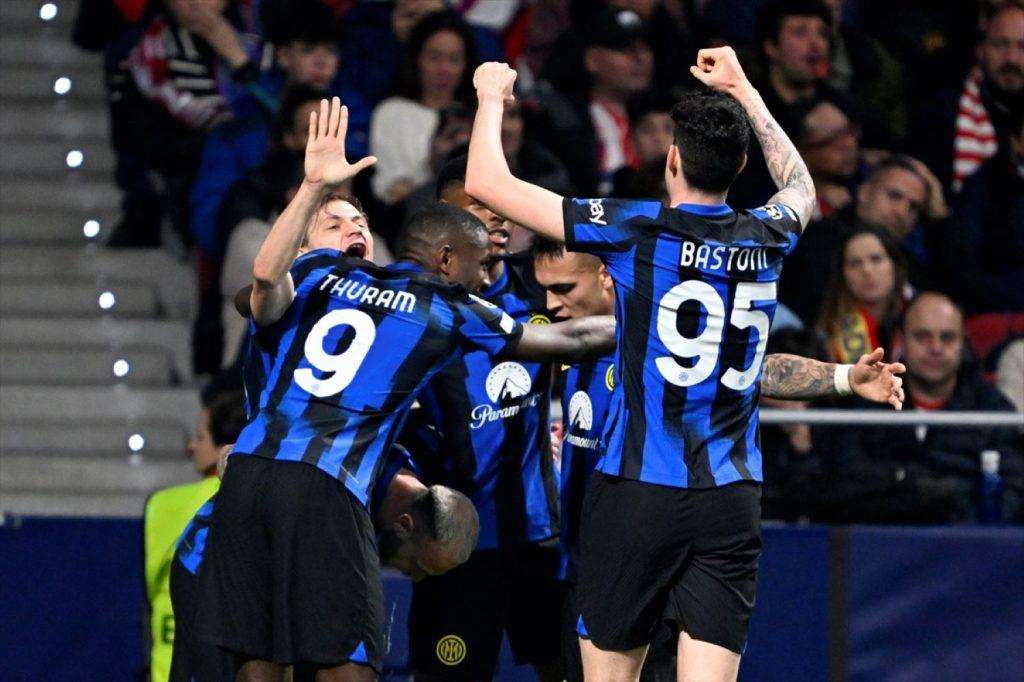 MILANO: Pobjedom u Derbyju della Madonnina Inter po 20. put osigurao naslov prvaka Italije Slavlje igrača Intera (ILUSTRACIJA) / Foto: Anadolu