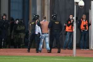 Privođenje navijača sa Poljuda / Foto: Hina