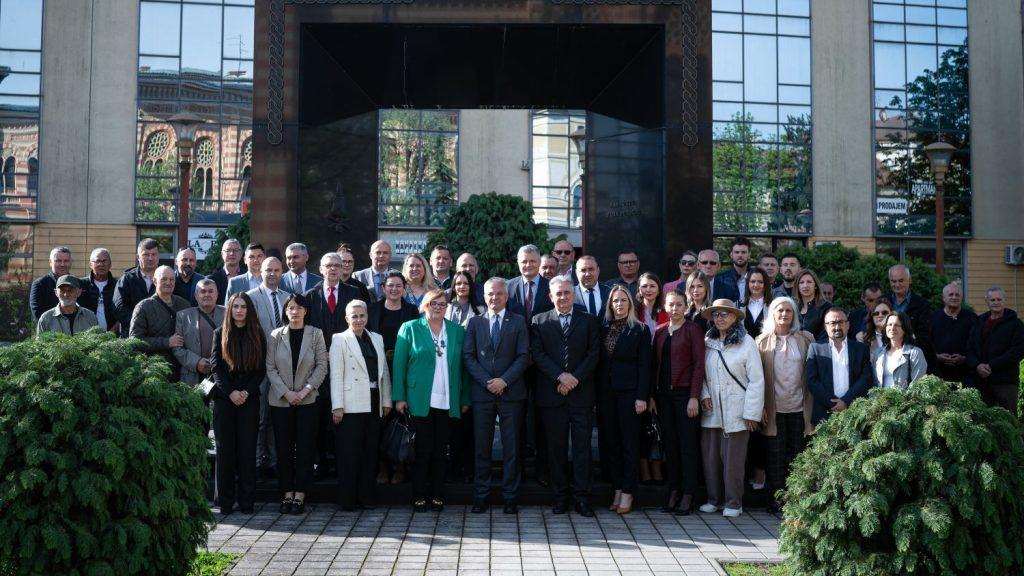 POSJET HRVATIMA SREDNJE BOSNE: Zvonko Milas sa kandidatima HDZ-a iz XI. izborne jedinice u Novom Travniku, Vitezu i Bugojnu Foto: IS HDZ