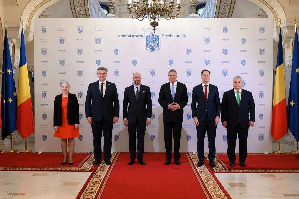Na slici Therese Blanchet, Andrej Plenković, Charles Michel, Klaus Iohannis, Alexander De Croo i Viktor Orban / Foto: Hina