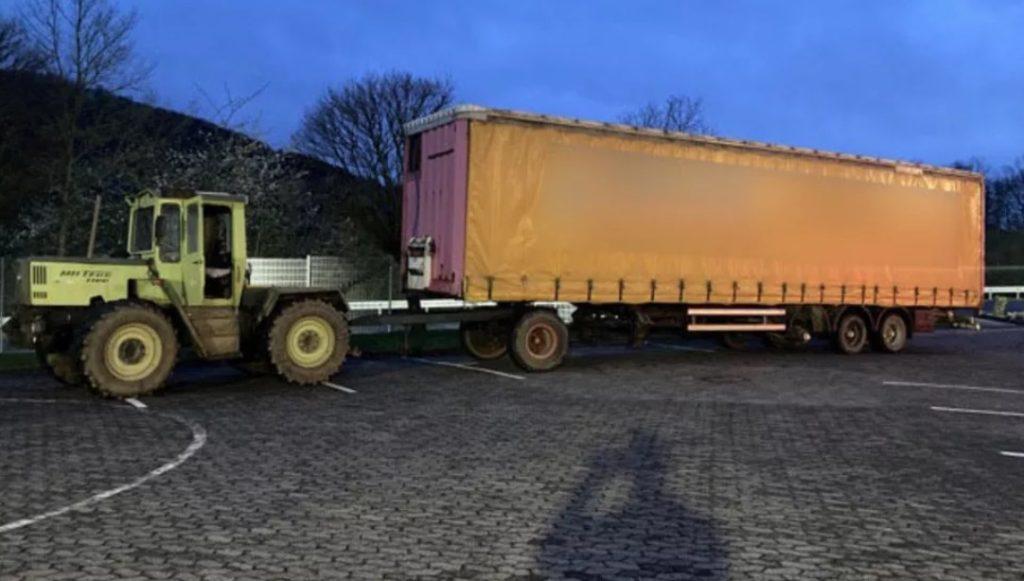 Traktor s prikolicom / Foto: Polizei Osthessen