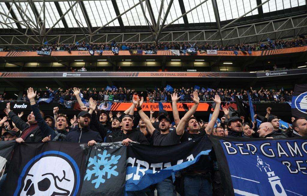BERGAMO SLAVI: Pašalićeva Atalanta hat-trickom Lookmana nanijela prvi poraz Bayeru i osvojila Europsku ligu Navijači Atalante / Foto: Anadolu