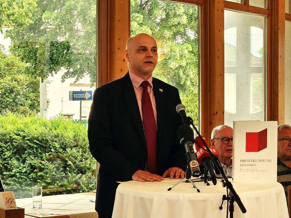 BOŠNJAK: “Hrvatske novine imaju stratešku važnost za očuvanje i razvijanje hrvatskog identiteta” Milan Bošnjak / Foto: Snježana Herek