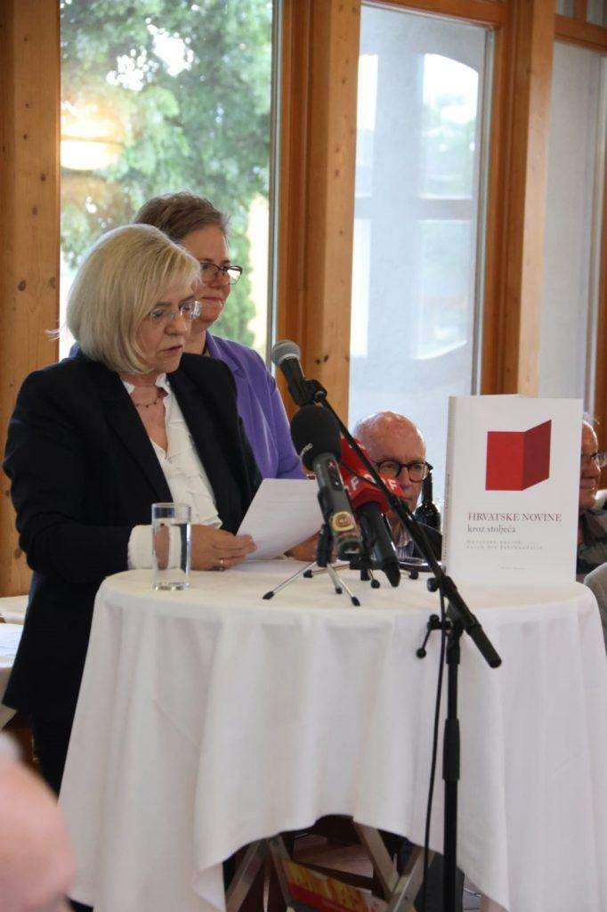 BOŠNJAK: “Hrvatske novine imaju stratešku važnost za očuvanje i razvijanje hrvatskog identiteta” BOŠNJAK: “Hrvatske novine imaju stratešku važnost za očuvanje i razvijanje hrvatskog identiteta”