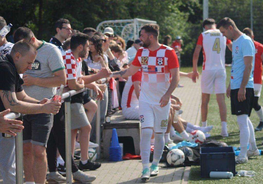 VELIKI USPJEH NAKON VIŠE OD 20 GODINA: Croatia Bonn izborila povratak u Kreisligu B Slavlje ulaska Croatije Bonn u višu ligu / Foto: Fenix (N. Markić)