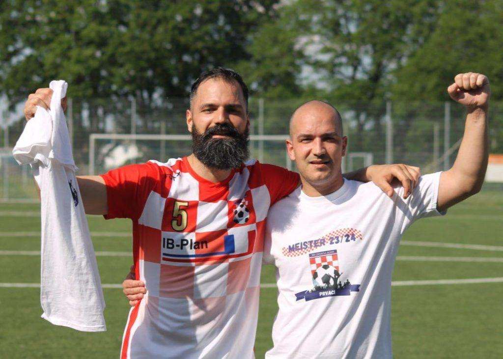 VELIKI USPJEH NAKON VIŠE OD 20 GODINA: Croatia Bonn izborila povratak u Kreisligu B Slavlje ulaska Croatije Bonn u višu ligu / Foto: Fenix (N. Markić)