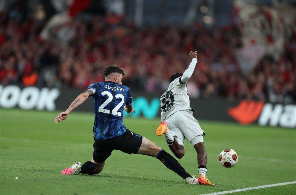 BERGAMO SLAVI: Pašalićeva Atalanta hat-trickom Lookmana nanijela prvi poraz Bayeru i osvojila Europsku ligu Detalj s utakmice Atalante i Bayera / Foto: Anadolu