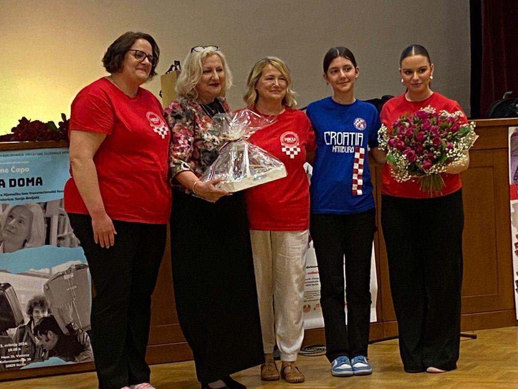 (FOTO) HRVATI U BERLINU SLAVILI TRI DANA: S prijateljima iz Zagreba, Bremena, Hamburga, Rima, Molisea i Praga proslavili 40 godina HKZ Berlin Proslava 40 obljetnice HKZ Berlin / Foto: (Sonja Breljak)