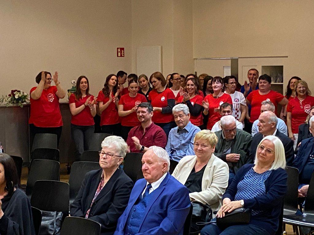 (FOTO) HRVATI U BERLINU SLAVILI TRI DANA: S prijateljima iz Zagreba, Bremena, Hamburga, Rima, Molisea i Praga proslavili 40 godina HKZ Berlin Proslava 40 obljetnice HKZ Berlin / Foto: (Sonja Breljak)
