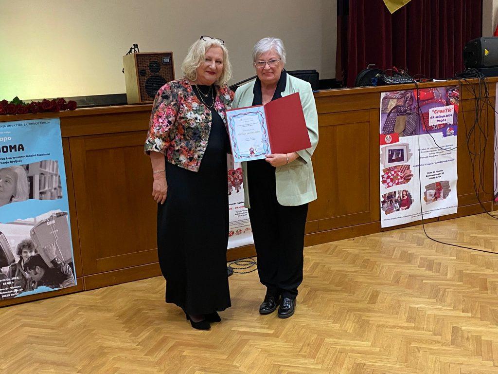 (FOTO) HRVATI U BERLINU SLAVILI TRI DANA: S prijateljima iz Zagreba, Bremena, Hamburga, Rima, Molisea i Praga proslavili 40 godina HKZ Berlin Proslava 40 obljetnice HKZ Berlin / Foto: (Sonja Breljak)