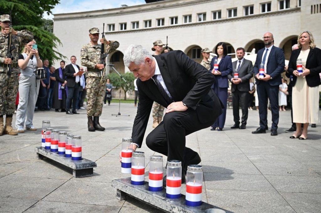 MOSTAR: Dragan Čović i zastupnica Željana Zovko nazočili obilježavanju Dana hrvatskih ratnih vojnih invalida Dragan Čović / Foto: Fenix (HVIDRA Mostar)