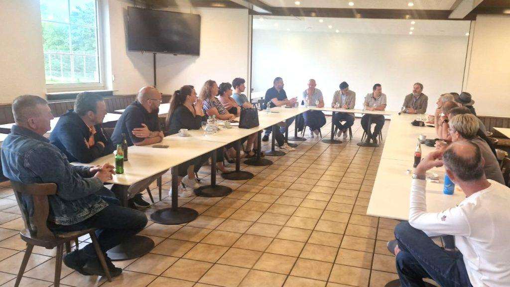 LJETNI PROGRAM CROATIJE HEILBRONN: Nogometni i kartaški turniri, gostovanje tamburaša, … Čelnici Generalnog konzulata RH u Stuttgartu sa Hrvatima iz Heilbronna i okolice / Foto: Fenix (SIM)