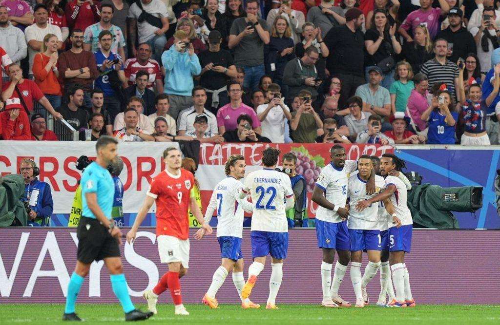 UZBUDLJIVA UTAKMICA U DÜSSELDORFU: Francuska s 1:0 pobijedila Austriju uz ozljedu Mbappéa kojem je slomljen nos