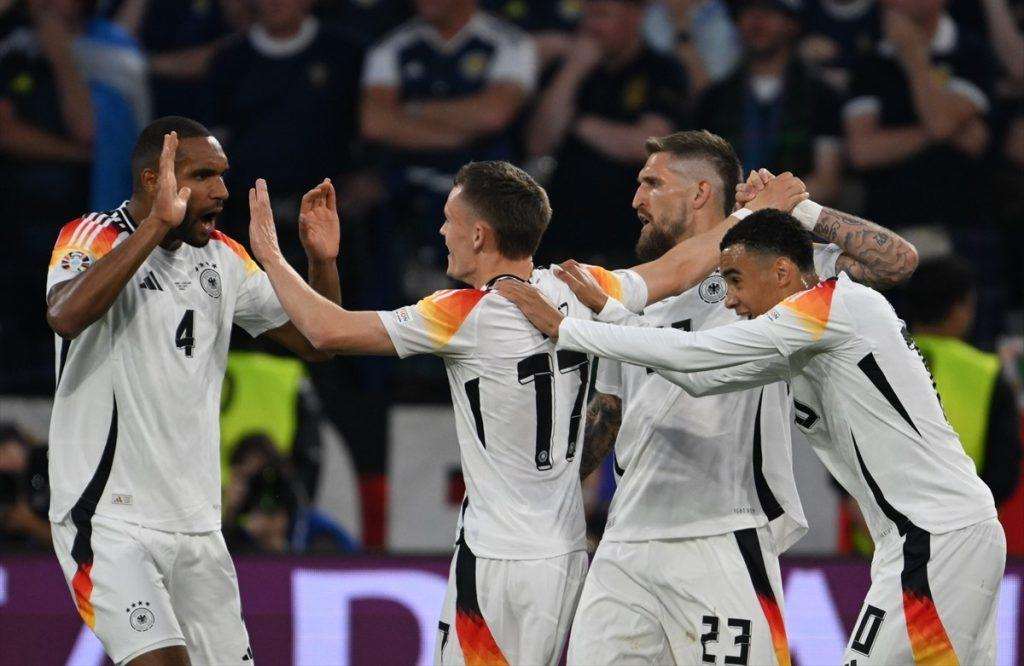 GOLIJADA NA OTVARANJU EURA: Njemačka s 5:1 deklasirala Škotsku na prepunom stadionu u Münchenu Slavlje njemačkih igrača / Foto: Anadolu