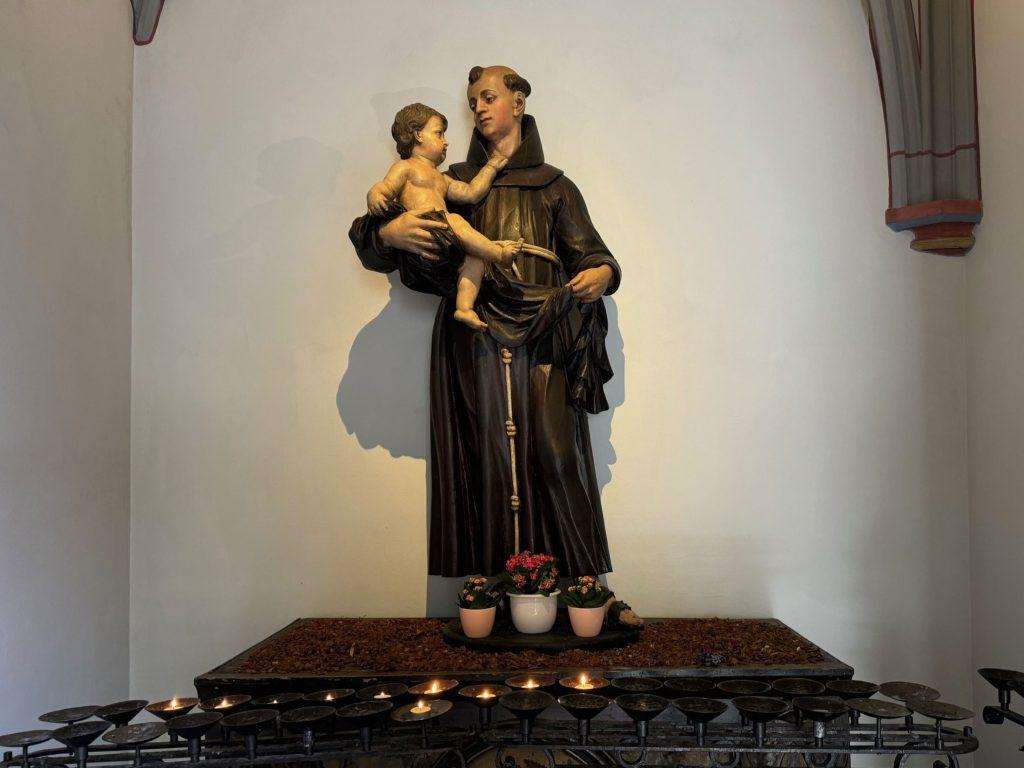 DANAS JE BLAGDAN SVETOG ANTUNA: Čestitamo imendan svima koji nose ime Antun, Ante, Anto, Antonija, Anita... Kip sv. Ante u crkvi u Aachenu / Foto: Fenix (D.P.)
