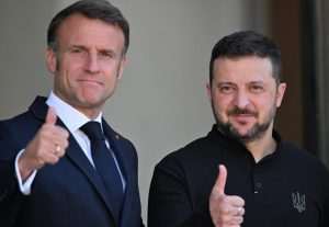Francuski predsjednik Emmanuel Macrom i ukrajinski predsjednik Volodimir Zelenskij / Foto: Anadolu