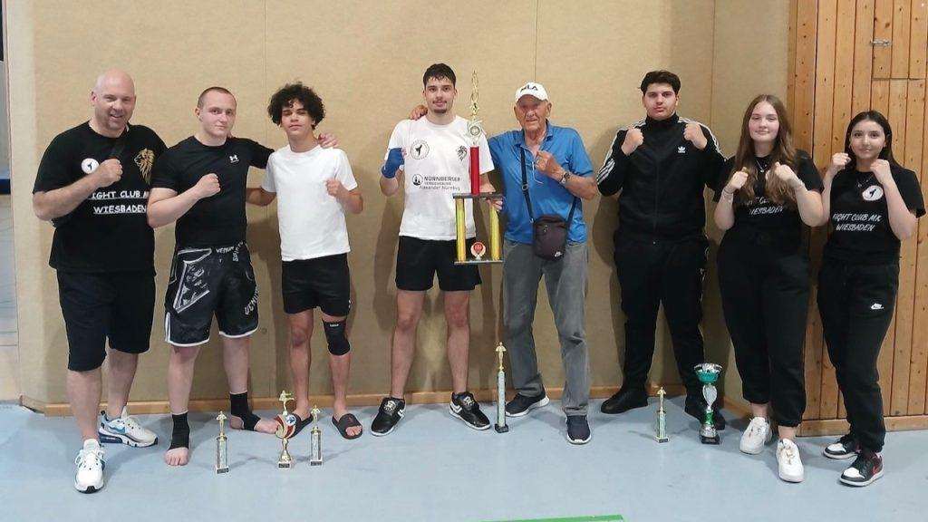 WMAC GERMAN OPEN: Manuel Bodrožić prvi bez izgubljene borbe na Međunarodnom prvenstvu Njemačke u Simmern Pobjednička momčad Fight Cluba MK Wiesbaden / Foto: Fenix (SIM)