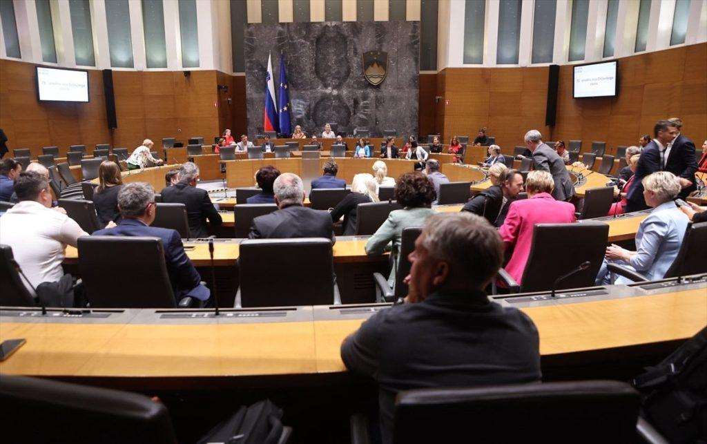 LJUBLJANA: Slovenski parlament podržao odluku o priznanju Palestine kao suverene i neovisne države LJUBLJANA: Slovenski parlament podržao odluku o priznanju Palestine kao suverene i neovisne države